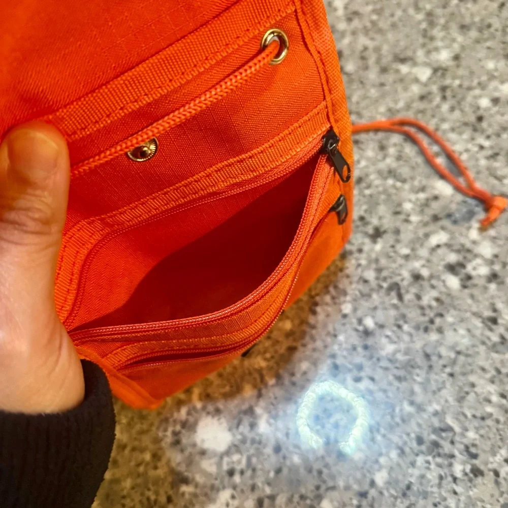 Travelocity l Travel Sling l Size:OS - Picture 7 of 8